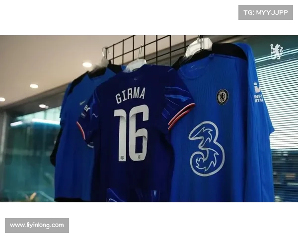 切尔西女足后卫布龙泽与巴萨女足后卫巴特列度假同游引发热议 切尔西女足后卫布龙泽与巴萨女足后卫巴特列度假同游引发热议